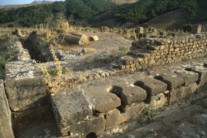 Vista de un retrete comunal, Alto Periodo Imperial (27 a.C.-395 d.C.) de Roman Imperial Period