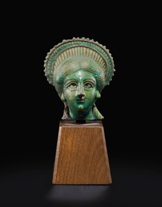 Cabeza de Isis-Afrodita, c. siglo I-II d.C. de Roman Period Egyptian