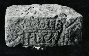Piedra centurial de Roman Roman