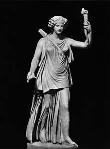 Diana Lucifera (mármol) (foto en b/n)