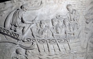 Arte romano: soldados romanos en una galera en el Danubio durante la Primera Guerra en Dacia. Molde de 1862 reproduciendo los bajorrelieves de la columna de Trajano en Roma construida durante el reinado del emperador Trajano (53-117) de Roman Roman