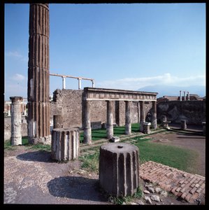 Arte romano: vista del templo de Apolo en el sitio arqueológico de Pompeya (siglo IV a.C.-siglo II a.C.) Italia de Roman Roman