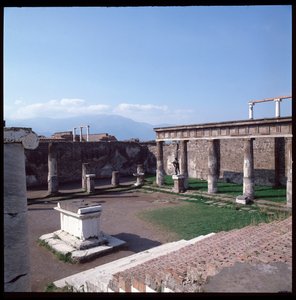 Arte romano: vista del templo de Apolo en el sitio arqueológico de Pompeya (siglo IV a.C.-siglo II a.C.) Italia de Roman Roman
