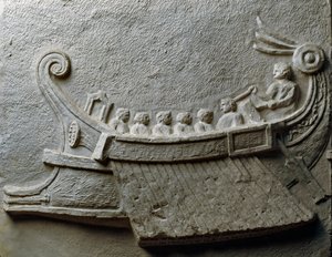 Trirreme llevando soldados armados (bajo relieve)