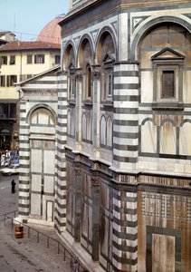 Vista exterior del Baptisterio de San Juan Bautista (Baptisterio de Florencia) de Romanesque