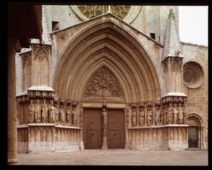 Arte gótico: (detalle) del portal central de la Catedral de Santa Tecla en Tarragona de Romanesque