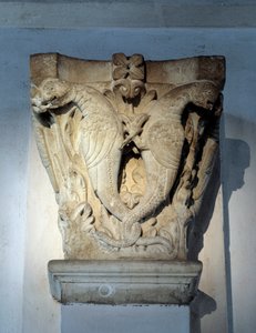 Monstruos, Capitel del coro de Romanesque