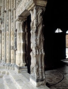 Trumeau (esculpido) de Romanesque