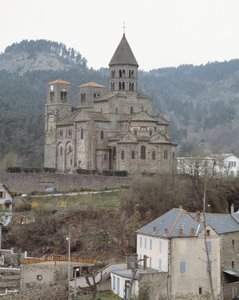 Vista de la iglesia de Romanesque