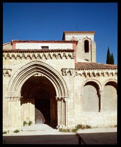 Vista de la iglesia de Romanesque