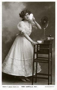Gabrielle Ray, actriz, bailarina y cantante inglesa, c1906 de Rotary Photo