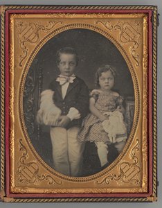Retrato sin título de un niño y una niña