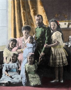 Retrato familiar del Zar Nicolás II (1868-1918) de Rusia - Fotografía alrededor de 1904-1905 de Russian Photographer