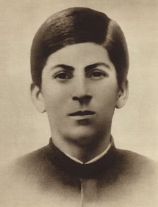 Joseph Stalin en el momento de su graduación de la escuela de divinidad de Gori, Georgia, 1894 de Russian Photographer