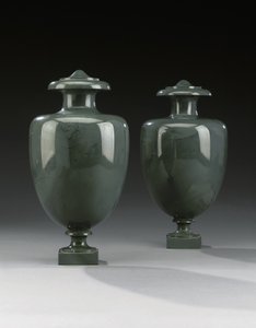 Un par de jarrones Kalkan, Peterhof, c.1800 de Russian School