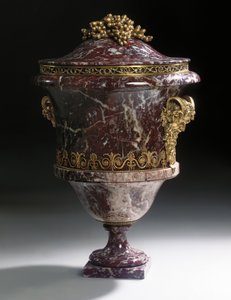 Un par de jarrones, c.1790 de Russian School