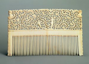 Peine ornamental con dientes en un lado, de Kholmogory, mediados del siglo XVIII