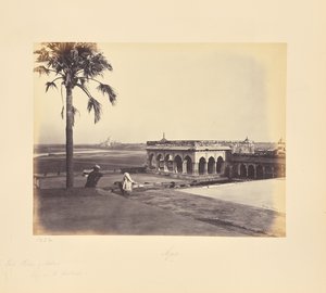 Agra; el fuerte y palacio de Akbar con el Taj a lo lejos, otra vista de Samuel Bourne