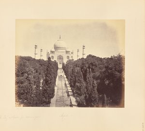 Agra; el Taj y el jardín, desde la puerta de entrada de Samuel Bourne