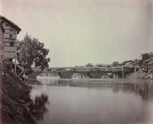 Bridge of Shops, Srinagar, Kashmir de Samuel Bourne