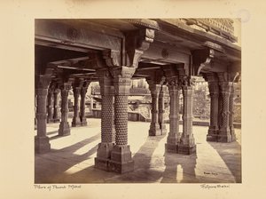 Fatehpur Sikri; pilares tallados en el Panch Mahal de Samuel Bourne