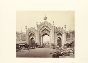 Lucknow; la puerta del bazar de Hooseinabad de Samuel Bourne