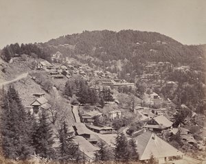 Shimla. Casas de residentes europeos, vista hacia el este de Samuel Bourne