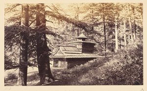 Simla; Templo cerca de la cascada