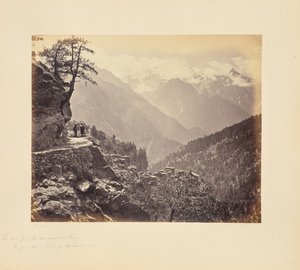 La vista desde la nueva carretera de Pangi - los grandes picos Chini al fondo de Samuel Bourne