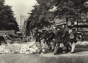 Berlín: Barrenderos en Wittenberg-Platz de Sasha Stone