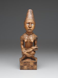 Figura femenina sentada con niño (pfemba) Grupo Yombe, Pueblos Kongo (madera, vidrio o mica y tinte) de School African