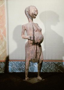 Estatua de mujer embarazada (madera)