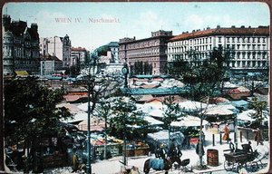 Postal que representa el Naschmarkt (Mercado de Alimentos) en Viena, c.1915 de School Austrian