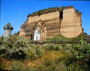 El Mingun Paya, construido 1790-1816 de School Burmese