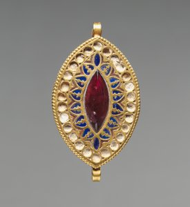Colgante en forma de almendra, 400-600 de School Byzantine