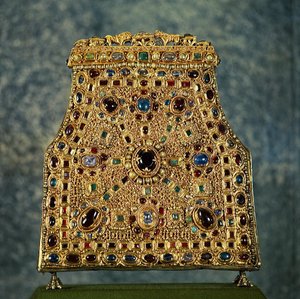 Relicario de los dientes de San Juan, donado por la reina lombarda Teodelinda de Baviera (Teodolinda, reina lombarda fallecida en 627) a la Catedral de Monza. Objeto del siglo IX. Arte carolingio. Monza, Museo y Tesoro del Duomo de School Carolingian