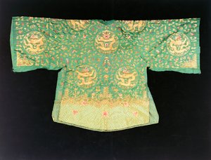 Una túnica de dragón china de satén verde oliva de School Chinese