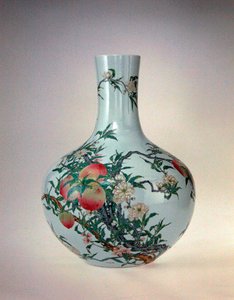 Jarrón con duraznos, Período Qianlong
