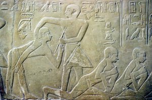 Ancient Egypt, Relief, Village elders forcd to admit their faulty tax returns to clerks, Tumba de Merereuka, VI Din (foto)