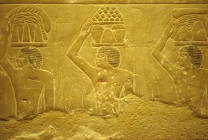 Antiguo Egipto, Grabado mural/pintura, Mastaba/Tumba de Idout, Saqqara, 2323-2150 a.C., Portadores con ofrendas (foto) de School Egyptian