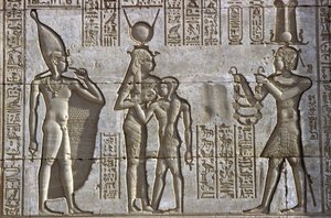 Antiguo Egipto, Pintura mural/talla, Isis amamanta al joven faraón en presencia del niño divino Ihy, mientras el faraón hace una ofrenda, Templo de Hathor, Dendera (foto) de School Egyptian