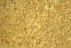 Antiguo Egipto, Pintura mural/talla, Barca sagrada de Amón siendo sacada del Templo, Templo de Karnak, Luxor (foto) de School Egyptian