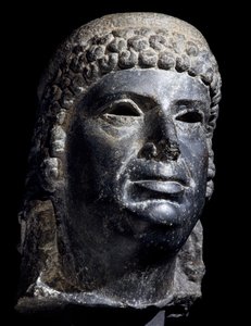 Cabeza de Cleopatra III, escultura de basalto. Civilización egipcia, Período Ptolemaico, siglo II a.C. de School Egyptian