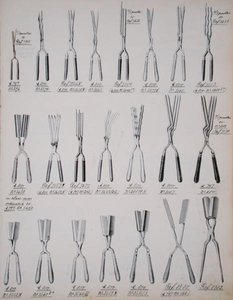 Tenacillas para rizar el cabello, de un catálogo comercial de bienes y accesorios domésticos, c.1890-1910 de School English