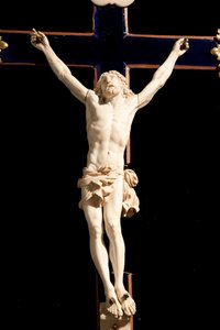 Crucifijo de marfil de School French