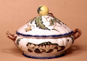 Sopera de Leboeuf et Milliet, decorada por Rousseau según los diseños de Bracquemond