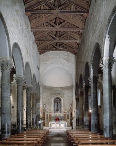 Vista interior de la iglesia de los apóstoles de School Italian