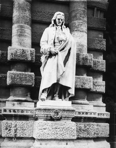 Estatua de Giambattista Vico (1668-1744)