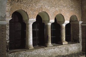 Vista del claustro de la iglesia de San Vicente y San Anastasio, Abadía de Tre Fontane de School Italian
