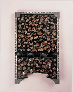 Soporte de misal cristiano del período Momoyama, finales del siglo XVI - principios del siglo XVII (laca) de Japanese School